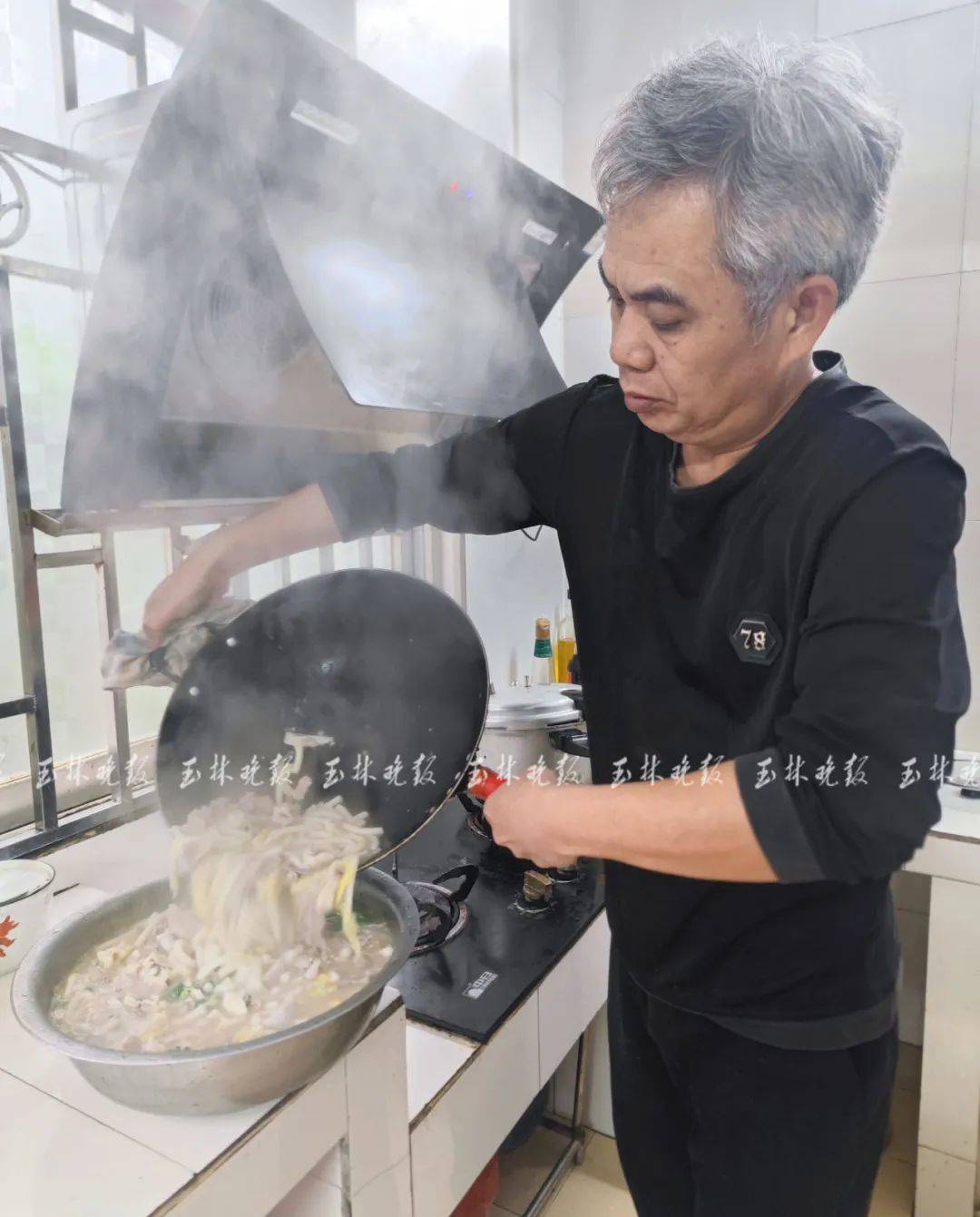 相传,在汉代建武年间,伏波将军马援平交趾路过玉林,扎营在歇马岭.