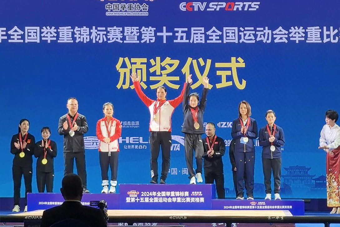 羽毛球亚锦赛：中国队女单男双混双三项摘金