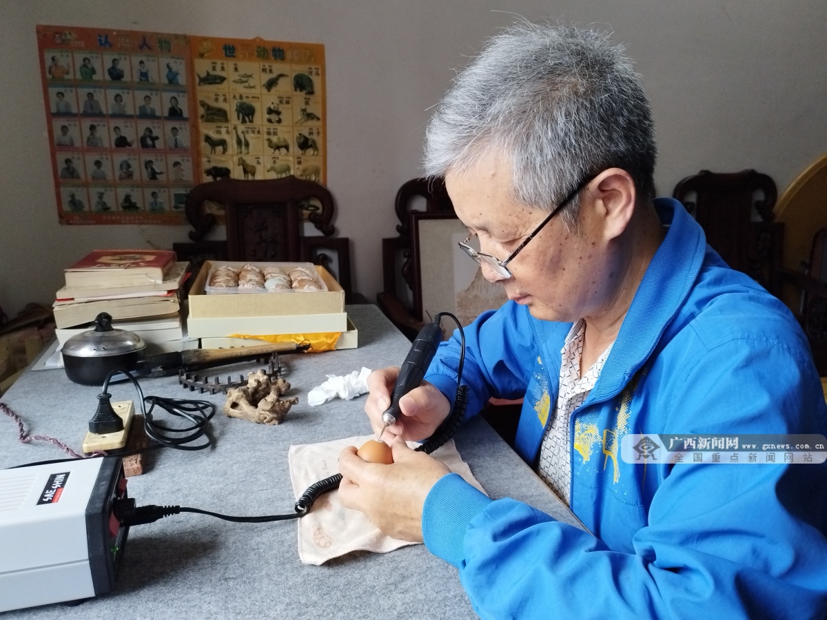 手把手传艺  宜州非遗传承人重视手艺传承