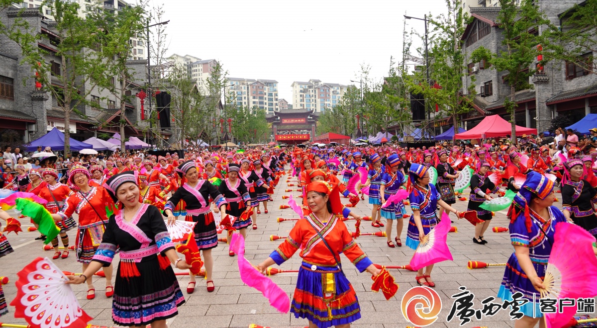 恭城油茶长桌宴活动.