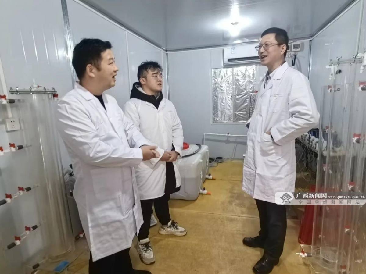 下,蒋严波通过联合桂林电子科技大学教授团队建立产学研联合研发平台