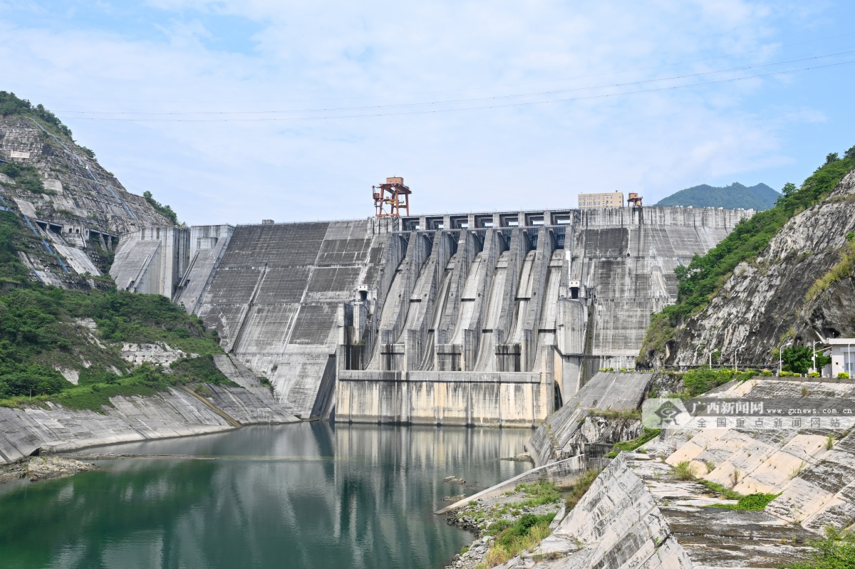所属龙滩水力发电厂位于广西河池市天峨县境内,是广西第一大水电站,是