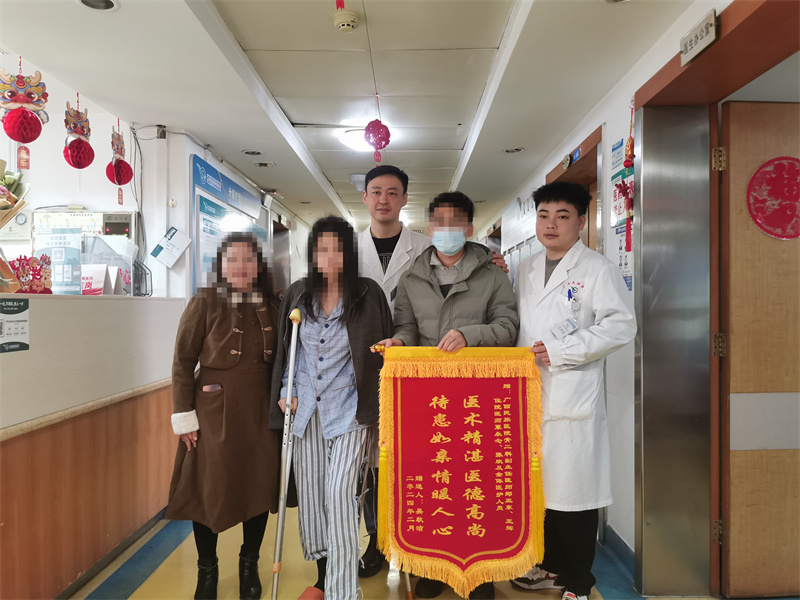 年輕女孩遭遇車禍重傷,，骨科醫(yī)護齊努力取得“肢體保衛(wèi)戰(zhàn)”勝利