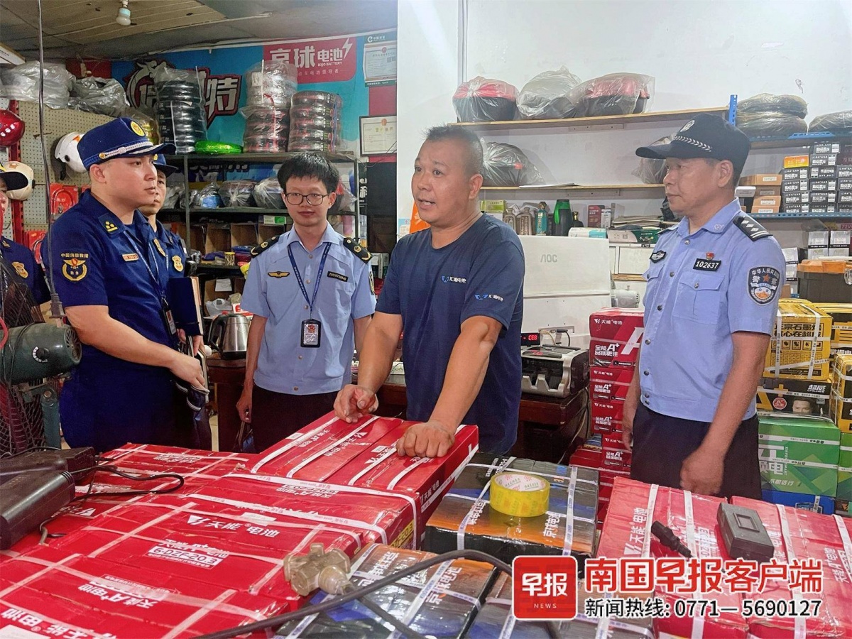 半岛bandao体育加装遮雨棚、配备消防喷淋系统电动车充电安全感满满