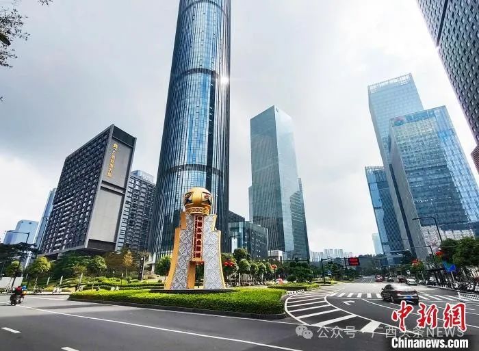 黄艳梅 摄2024城市商业魅力排行榜出炉2024年5月30日,新一线城市研究