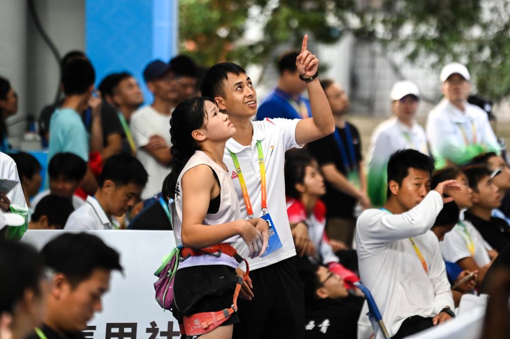 “攀岩进校园”广西这所学校把体育课搬到了墙上(图2)