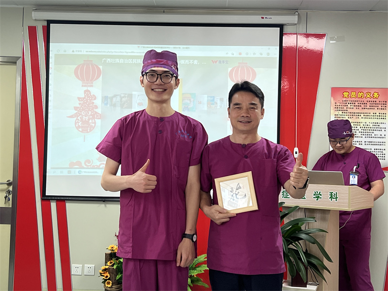 喜訊！我院重癥醫(yī)學科護士周建崇榮獲全國書畫作品展一等獎