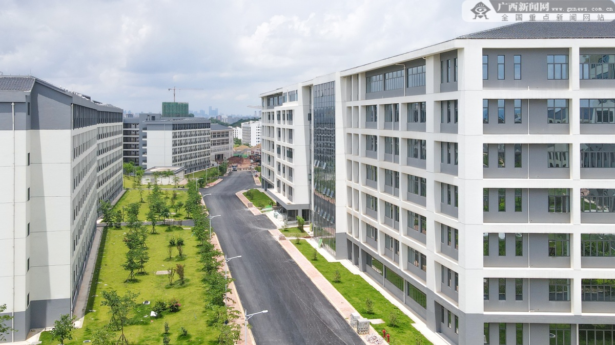 按10000名在校生规模规划建设丨广西经贸职业技术学院举行五合校区