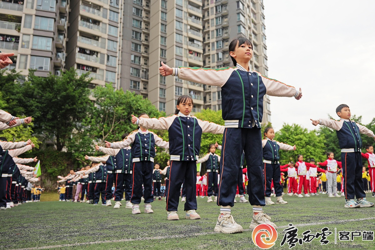 开云体育下载南宁市开启新一轮学生体态纠正工作 拟在兴宁区中小学校先试先行(图2)