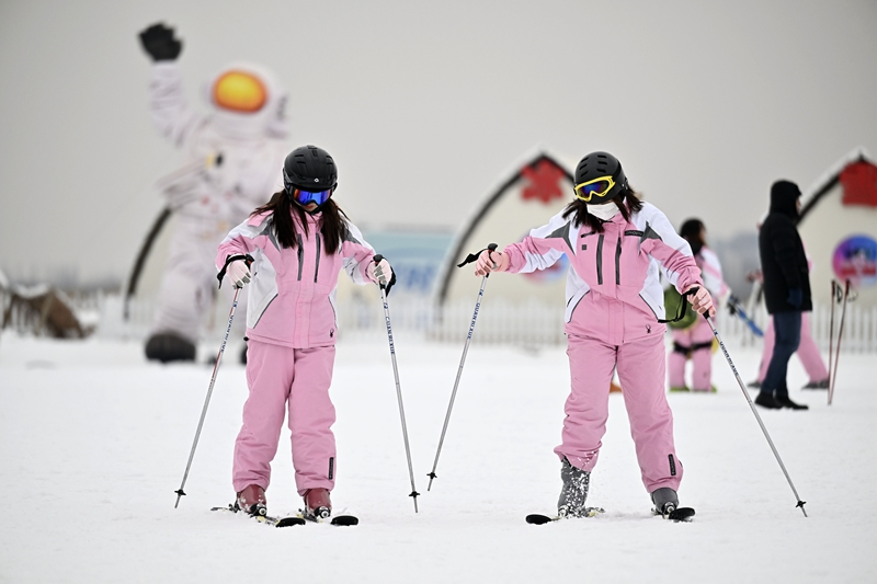 滑雪服里的“潮”生意(图7)