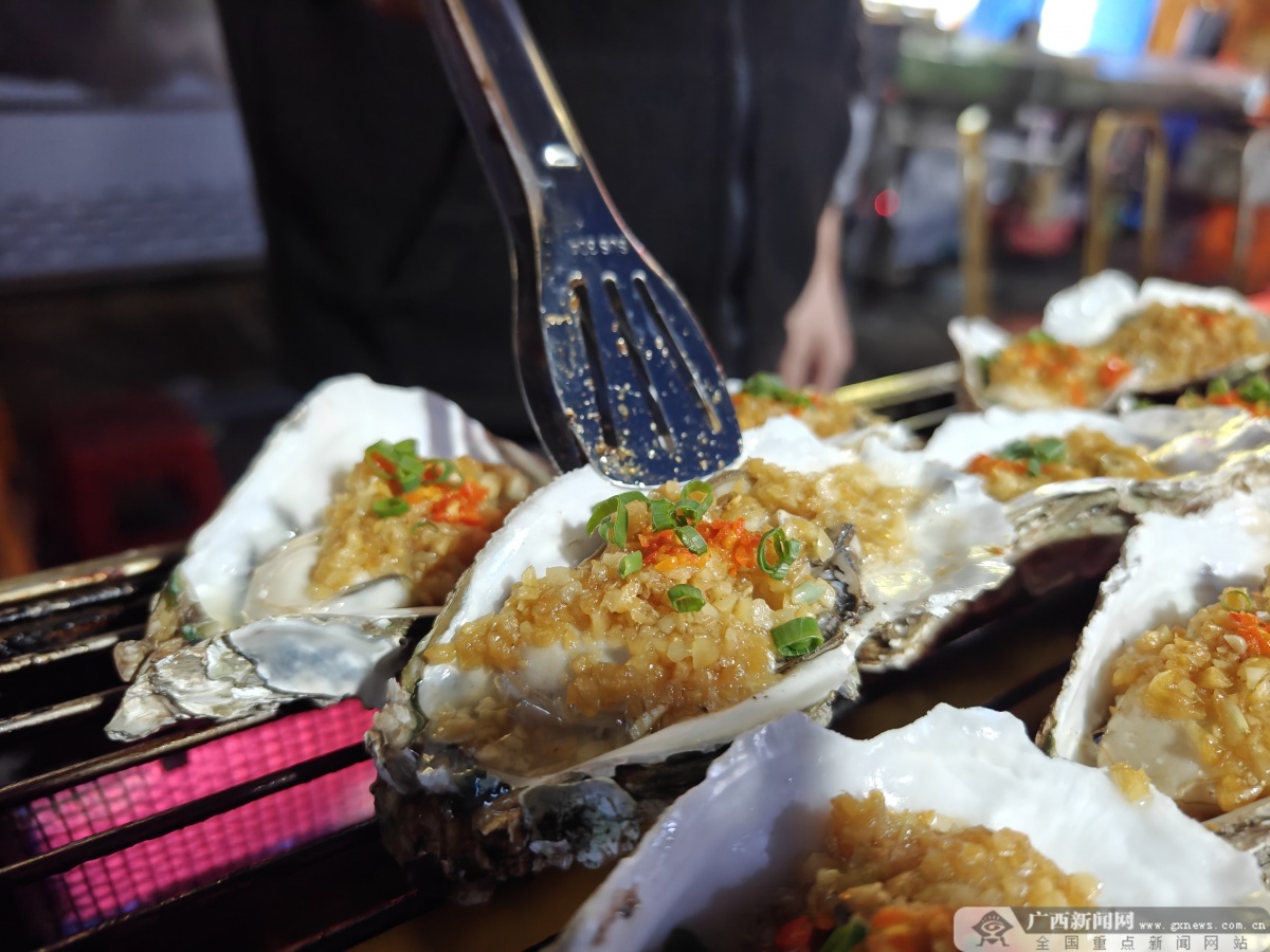 广西烟火 钦州市体育中心美食广场夜市——开云体育下载蚝好福气好(图2)