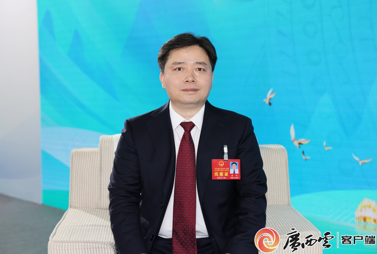 代表委员面对面丨黄斌代表向新而行人工智能出新动能