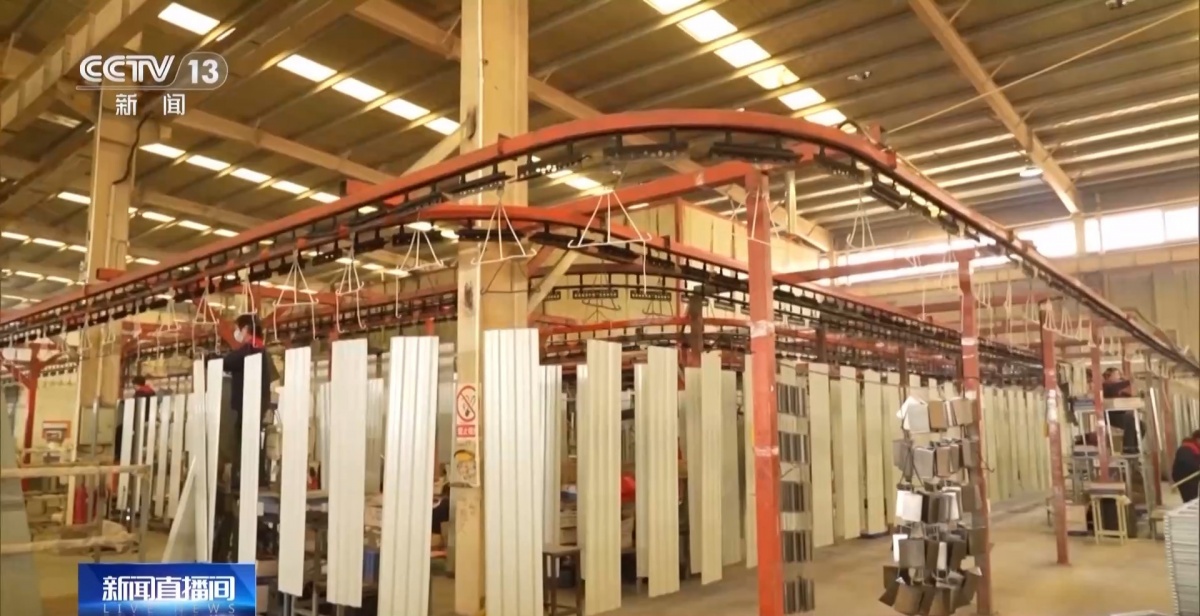 九游会J9：民营企业海外订单激增海关护航冲刺外贸“开门红”(图2)