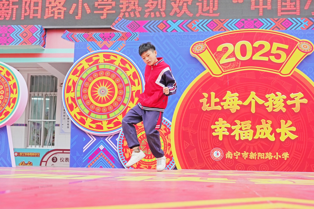 那个燃爆世界街舞大赛的“小孩哥”回南宁了!(图4)