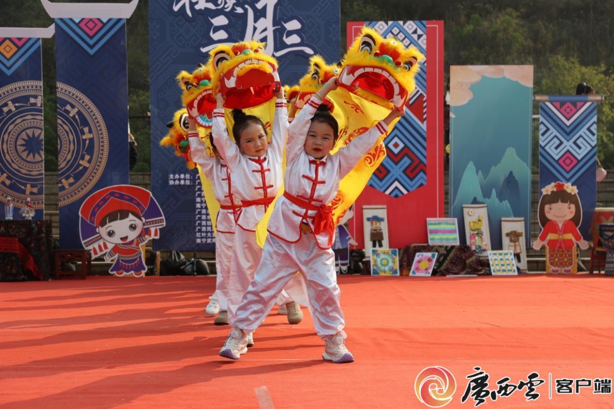 英雄圣歌手游