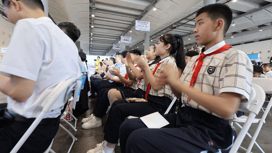 九游娱乐：八桂书香周｜“小喇叭”响彻八桂 共赴阅读新征程(图3)