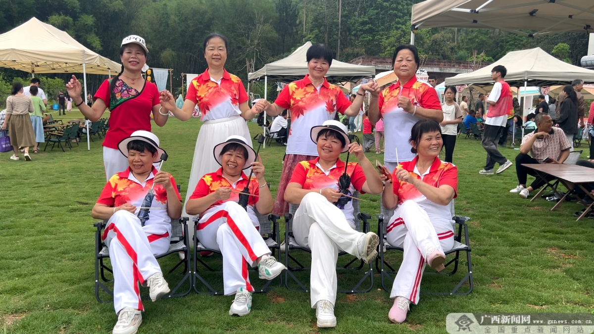 九游娱乐官网全国夏季“村晚”为何落在梧州市富回村？(图11)