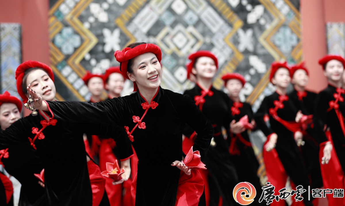 扶绥：瓜香飘万里同唱丰收曲开云体育网址(图4)