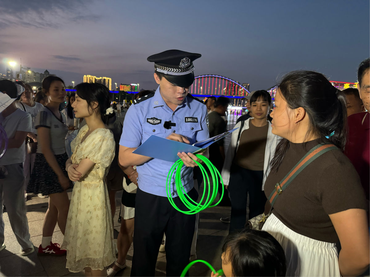 免费体检、高额返利？这些骗局专坑老年人，警方提醒→
