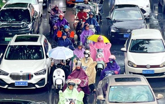 雨水霸屏！本周南宁或有两轮强降雨过程