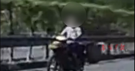 云南一老人骑摩托车在高速公路逆行，交警：将对当事人依法处理