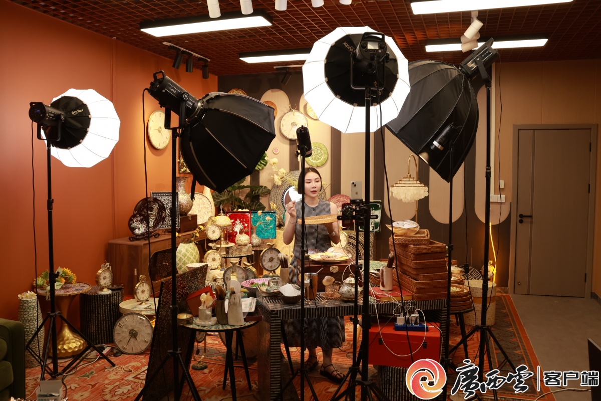 稳外贸促发展东兴跨境电商集聚发展