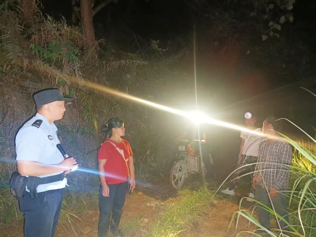 73岁老人带着3岁外孙在深山中走失！马山县多部门合力找回