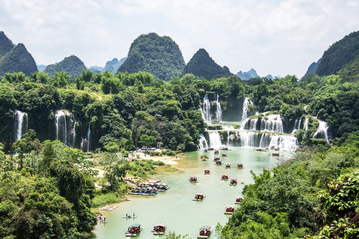 Binance Casino - 领先的数字货币娱乐场，安全稳定，极速存取错过等一年！广西这些瀑布迎来年度“高光时刻”