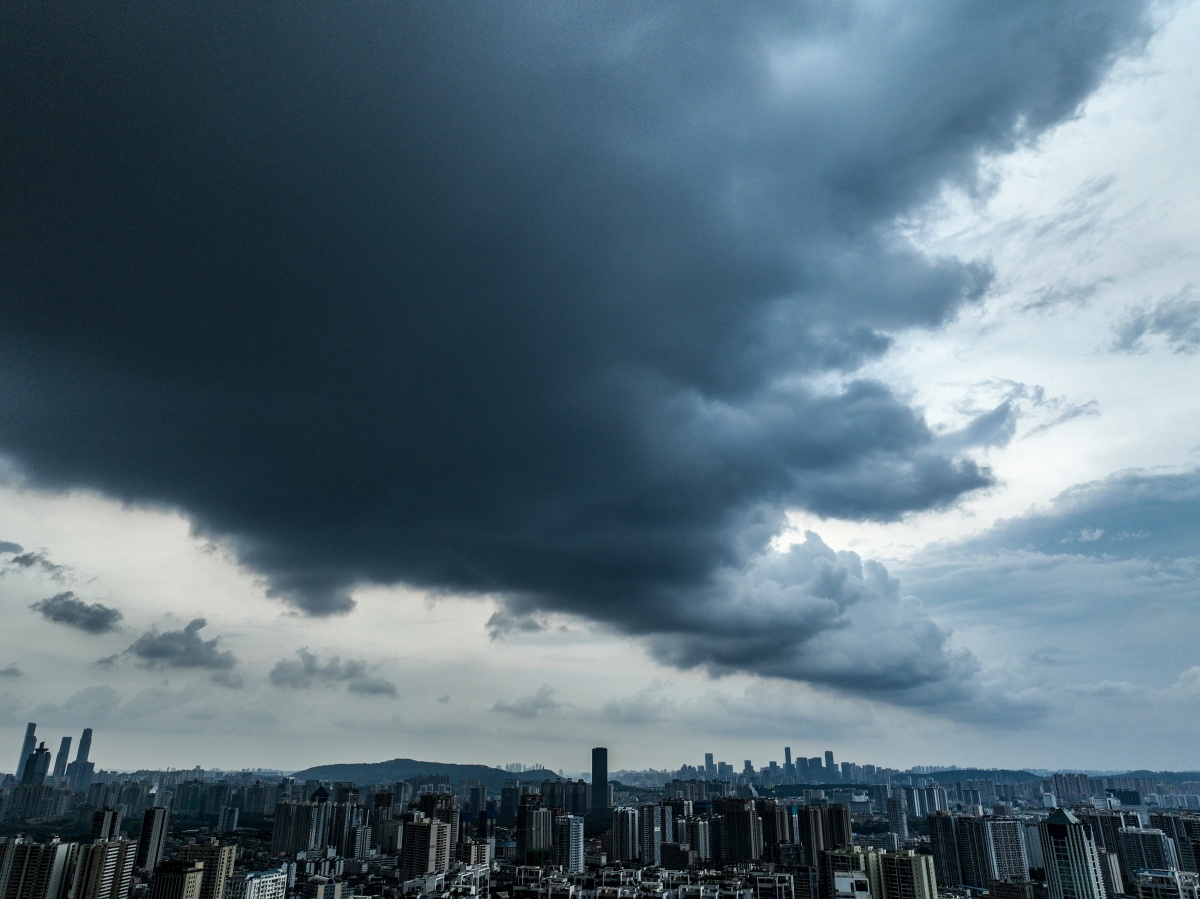 南寧“一秒天黑”！臺風離開廣西，局地還有暴雨