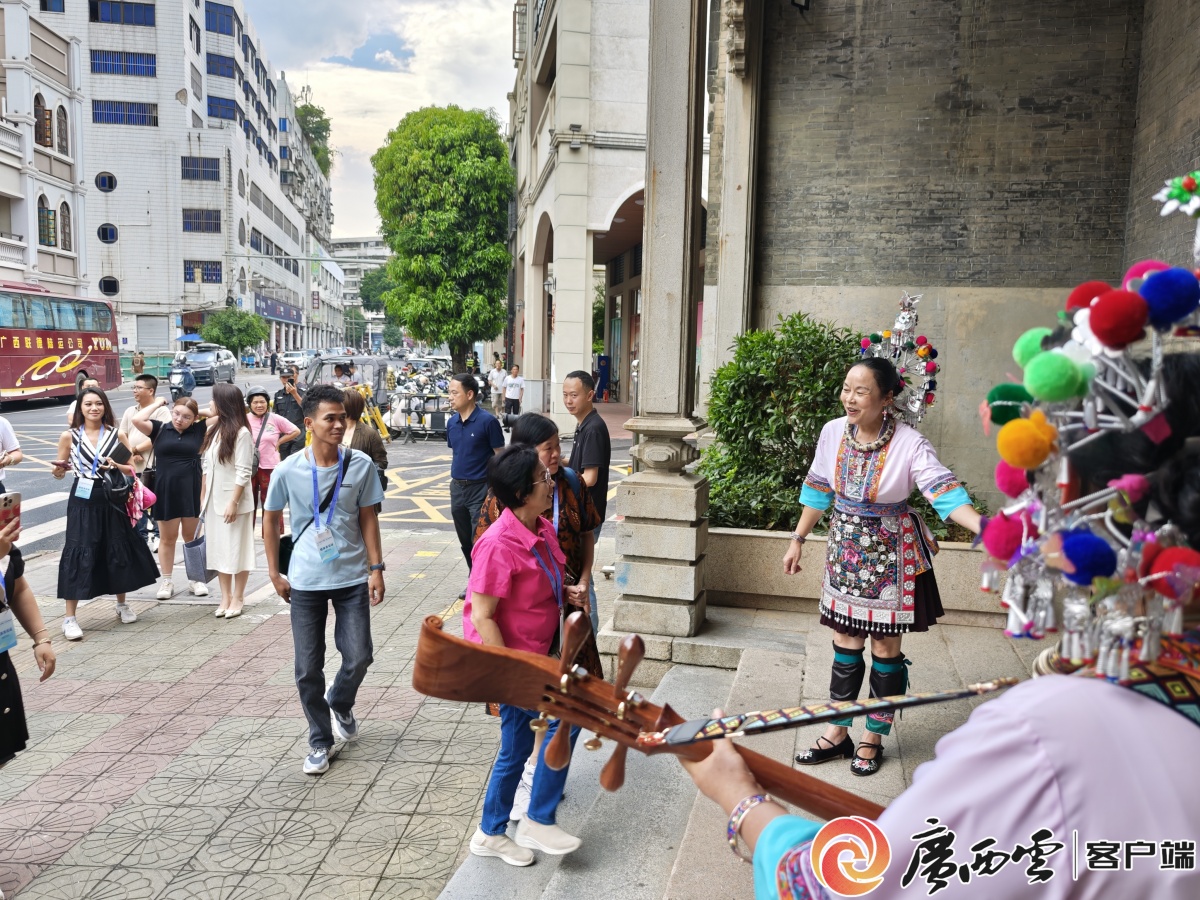 好吃好看好玩！这场非遗体验活动让东盟华文媒体记者连连点赞2025/7/4好看的视频