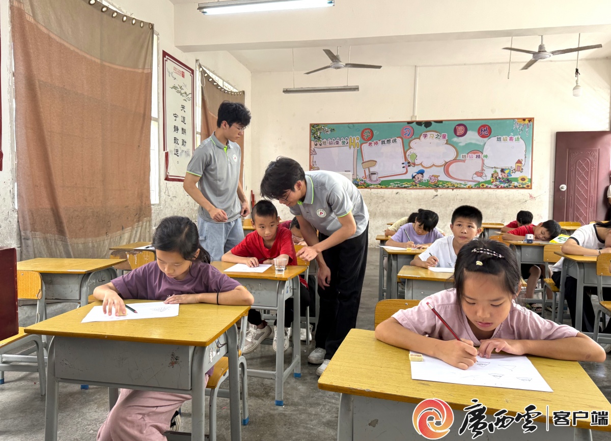 南宫NG·28智能机械狗听懂人话围观的孩子惊讶连连(图3)