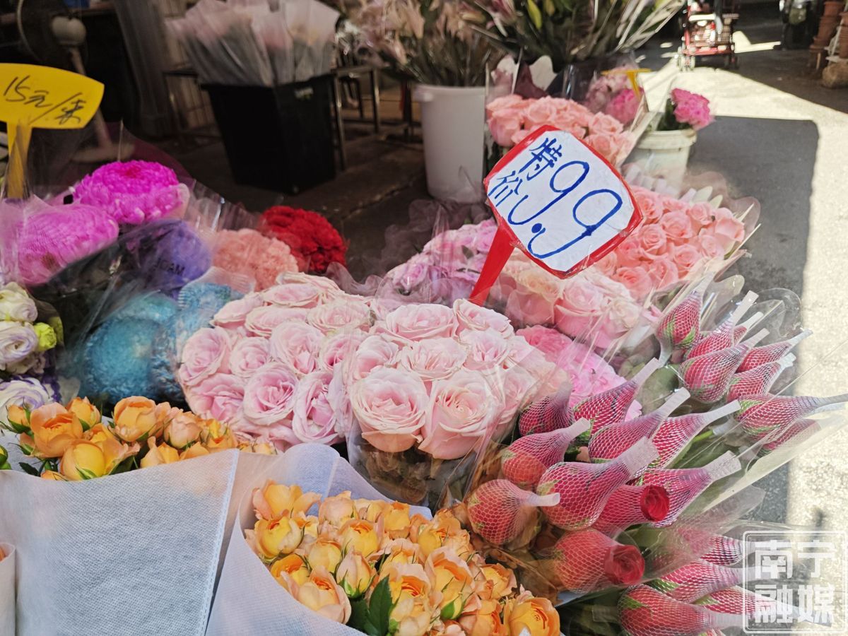 最大降价幅度接近50%南宁人的“鲜花自由”来了(图2)