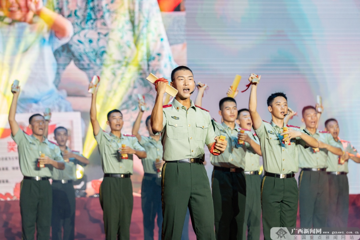【八一特稿】武警广西总队举办“奋斗者说”主题晚会