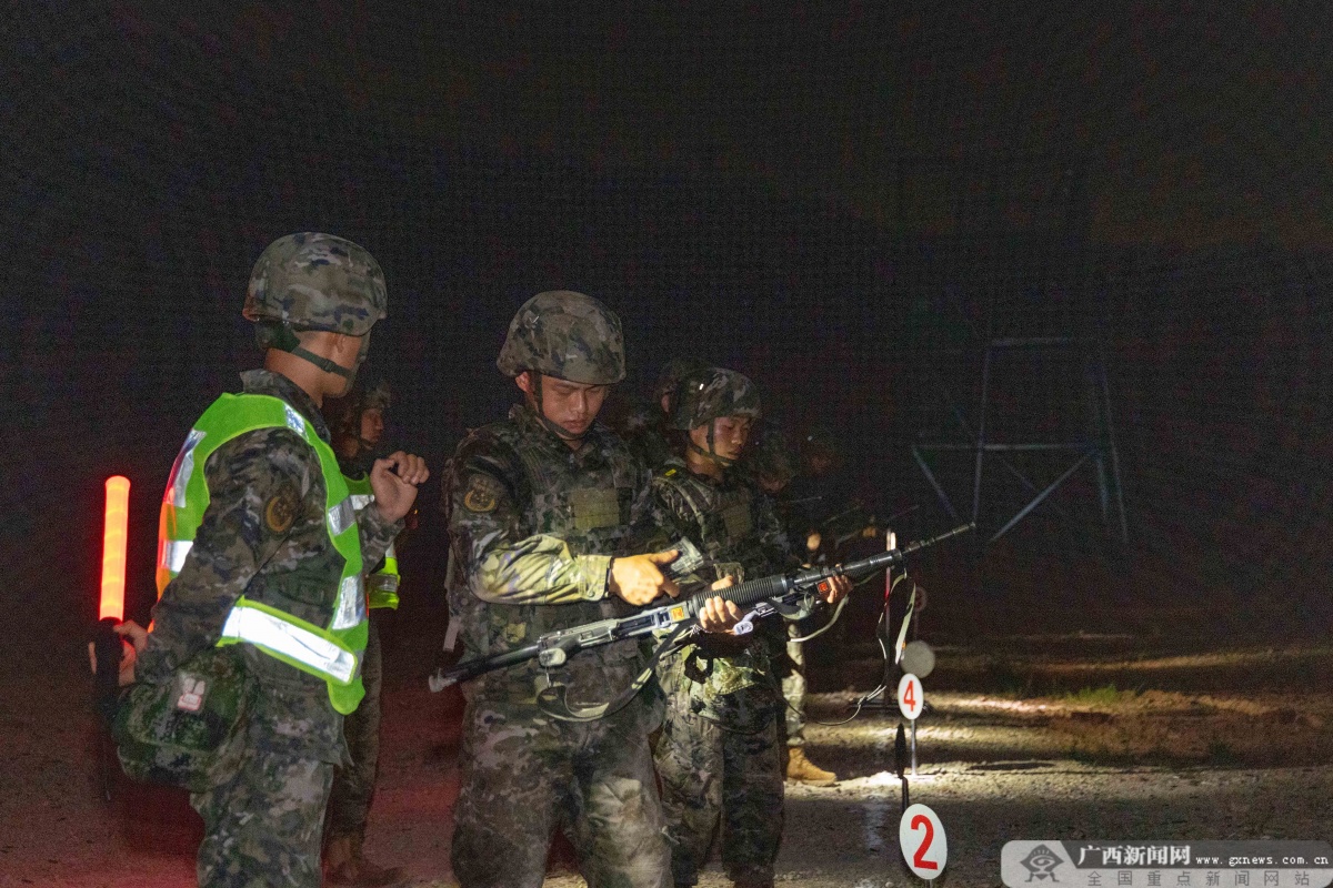 ֱ���侯�ٱ���ѵ�ֻ��ֳ�