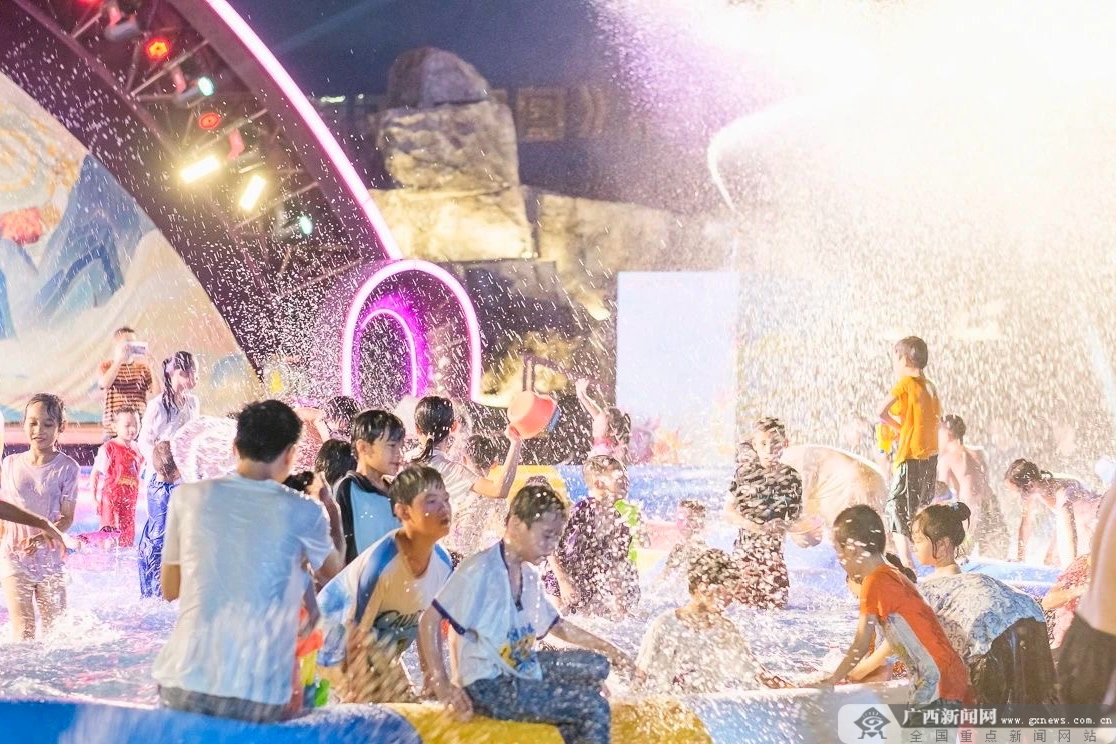 暑期客流如潮！广旅南宁之夜客流量强势突破2000万人次(图3)