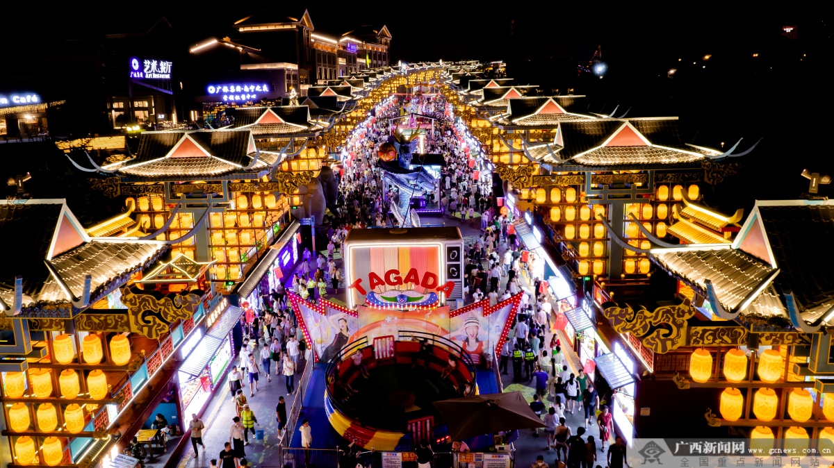 暑期客流如潮！广旅南宁之夜客流量强势突破2000万人次(图4)