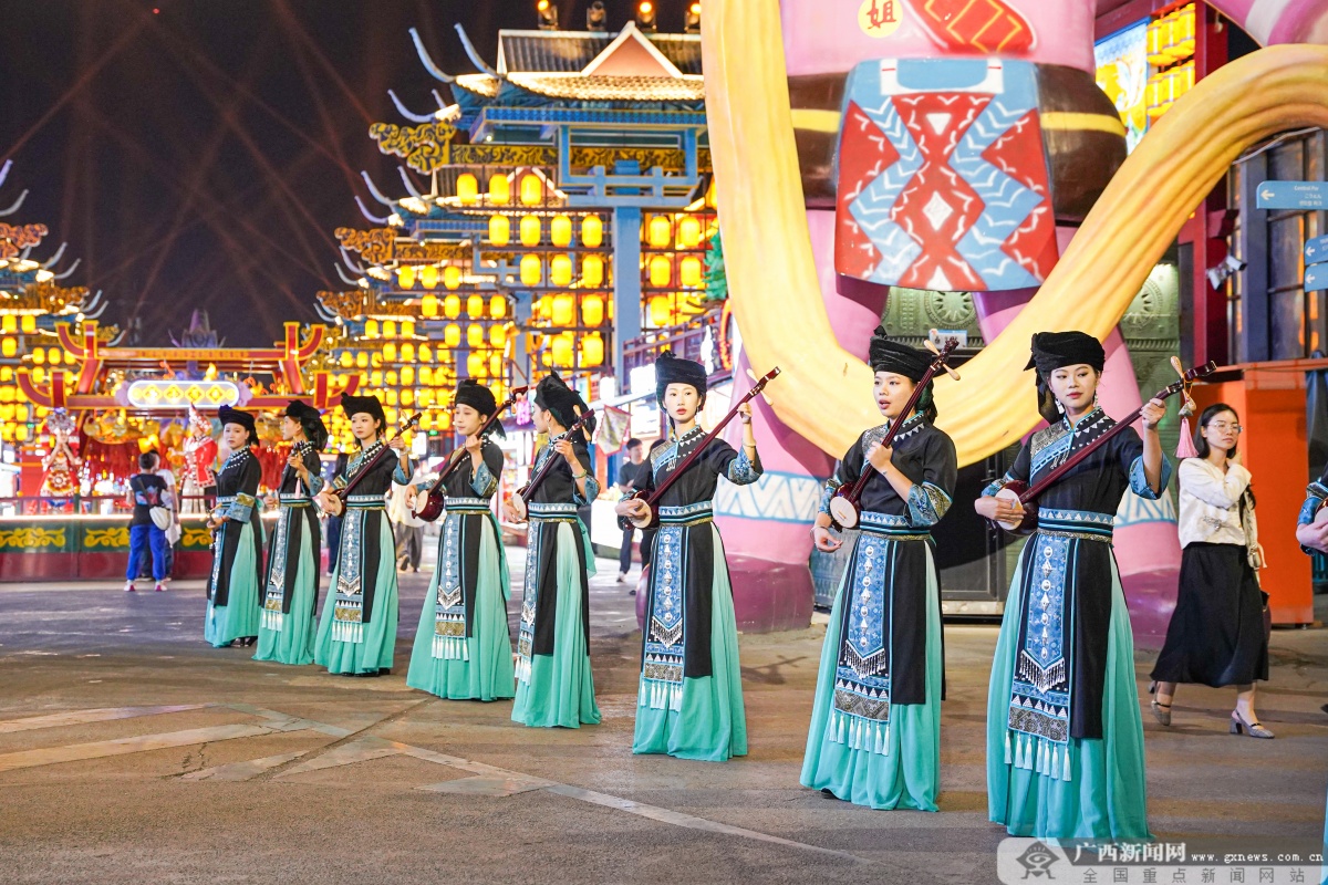 暑期客流如潮！广旅南宁之夜客流量强势突破2000万人次(图1)
