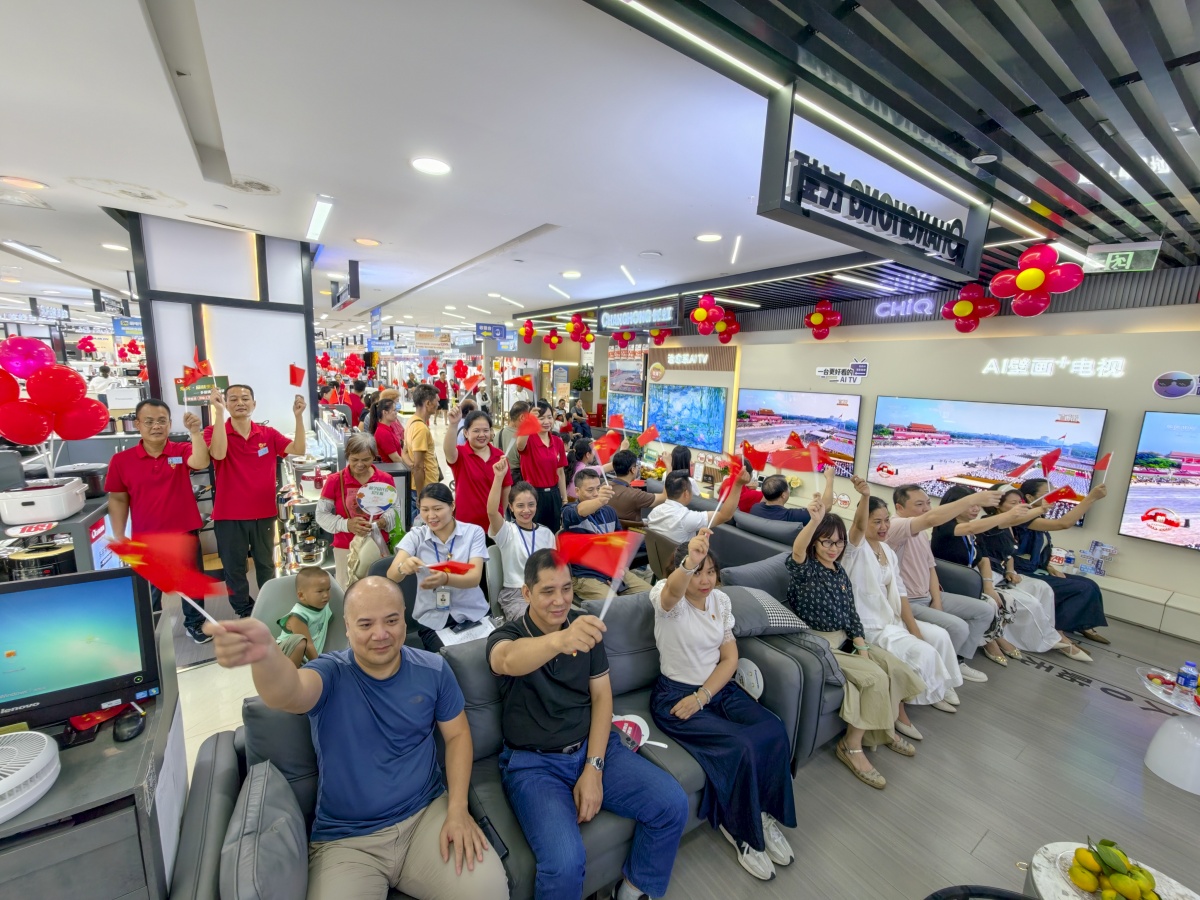 超燃！抗战胜利80周年阅兵活动，引发市民强烈反响