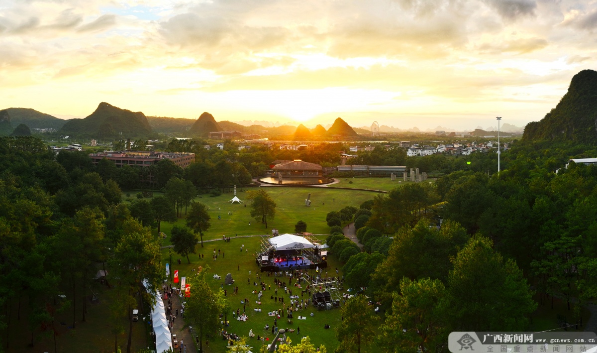 头条 双台交替开唱晚风醉了j9九游会登录
