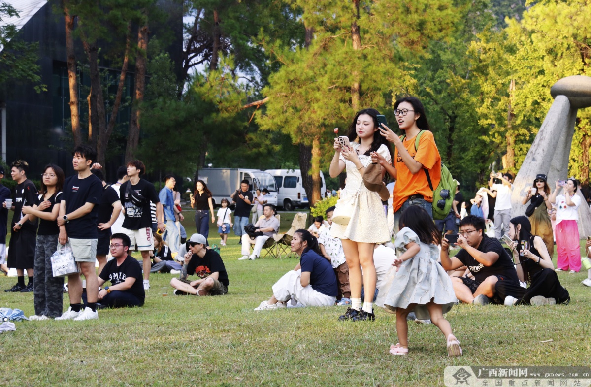 头条 双台交替开唱晚风醉了j9九游会登录广西日报桂林(图3) 头条 双台交替开唱晚风醉了j9九游会登录广西日报桂林(图3)