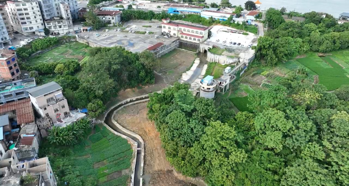 ���ȳ�����������һ���������������С���ɽ������ �ƶ��������ġ�ϵ�б�����