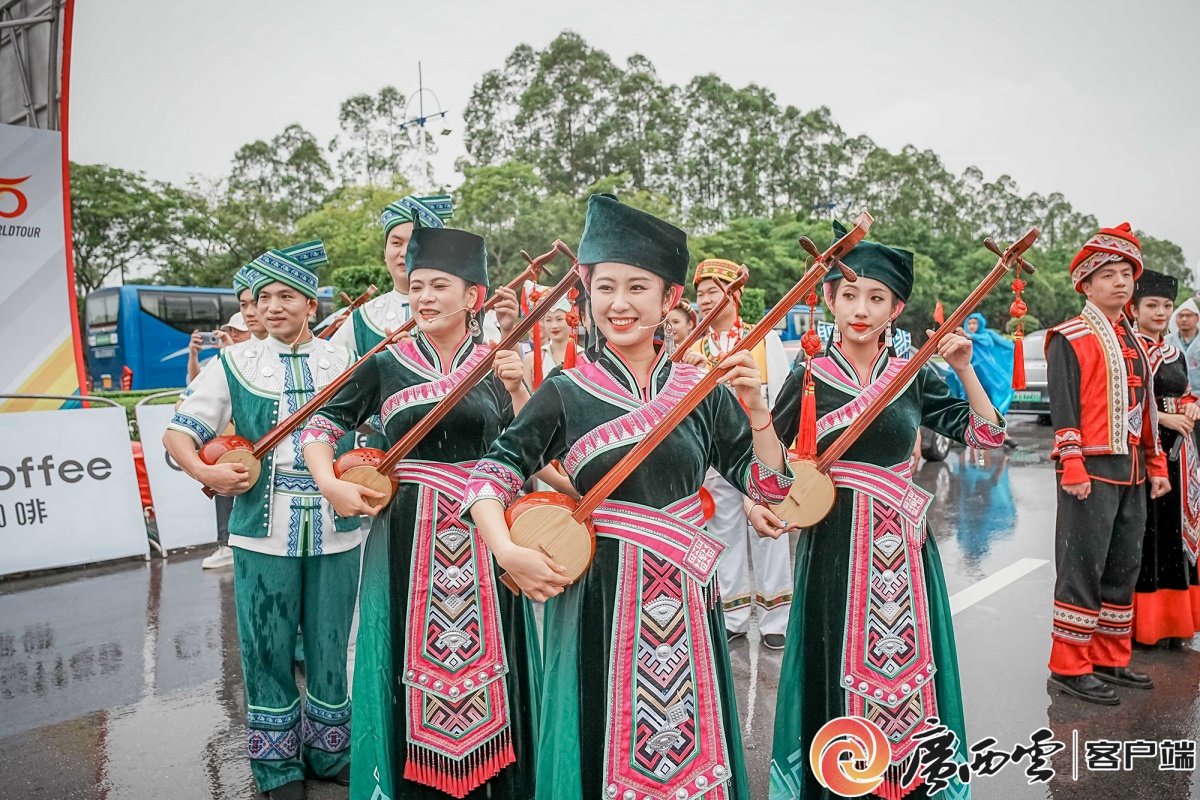 车轮绘就八桂画卷2025环广西世巡赛续写传奇!(图7) 车轮绘就八桂画卷2025环广西世巡赛续写传奇!(图7)