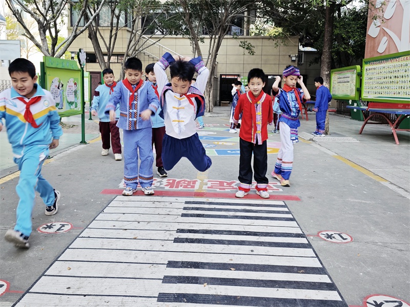 广西已有学校推行“无作业日”，有人欢喜有人忧