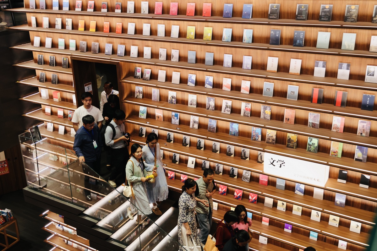 各国诗人“打卡”绿城！第三届南宁国际诗歌周启幕