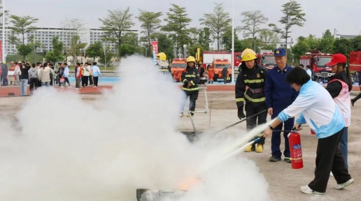 Fe2025(dng)xʽУ@ռA(dng)