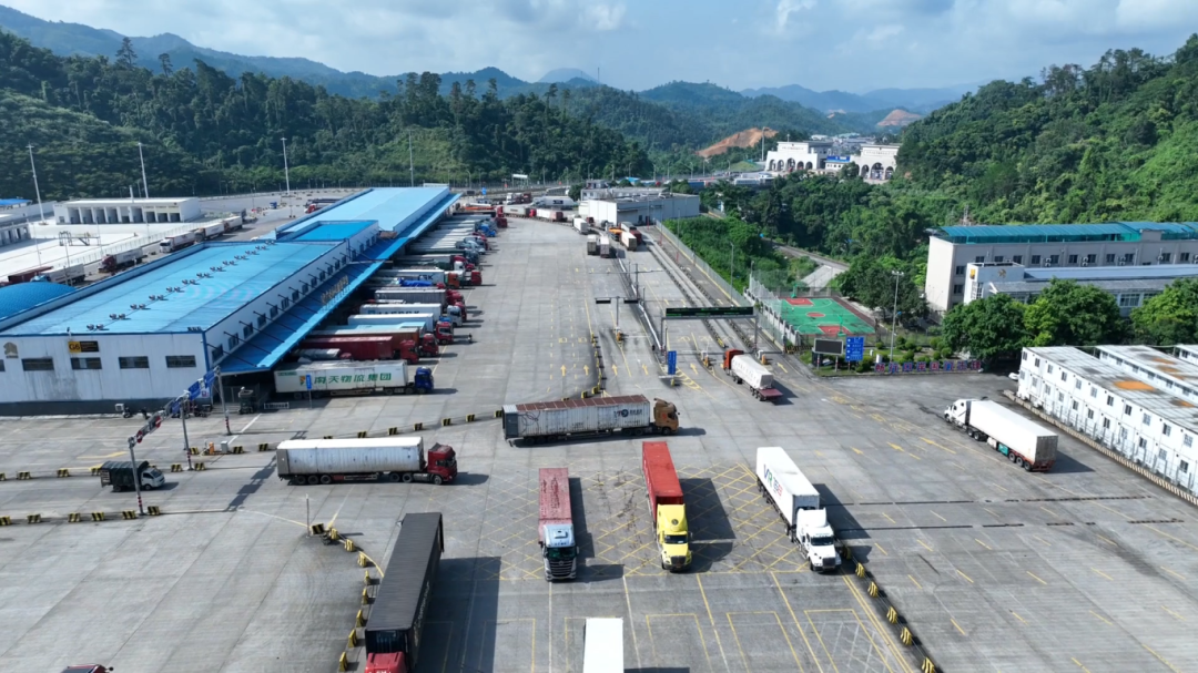 Kaiyun中国：友谊关口岸前三季度进出口货值超四千亿元(图1)