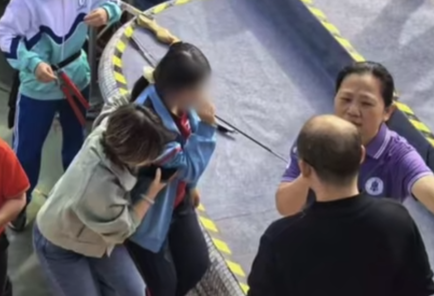 佛山一中学运动会射箭表演出意外，一女生被箭射中面部！