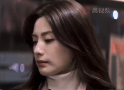知名女星遭遇入室抢劫，其母被重伤