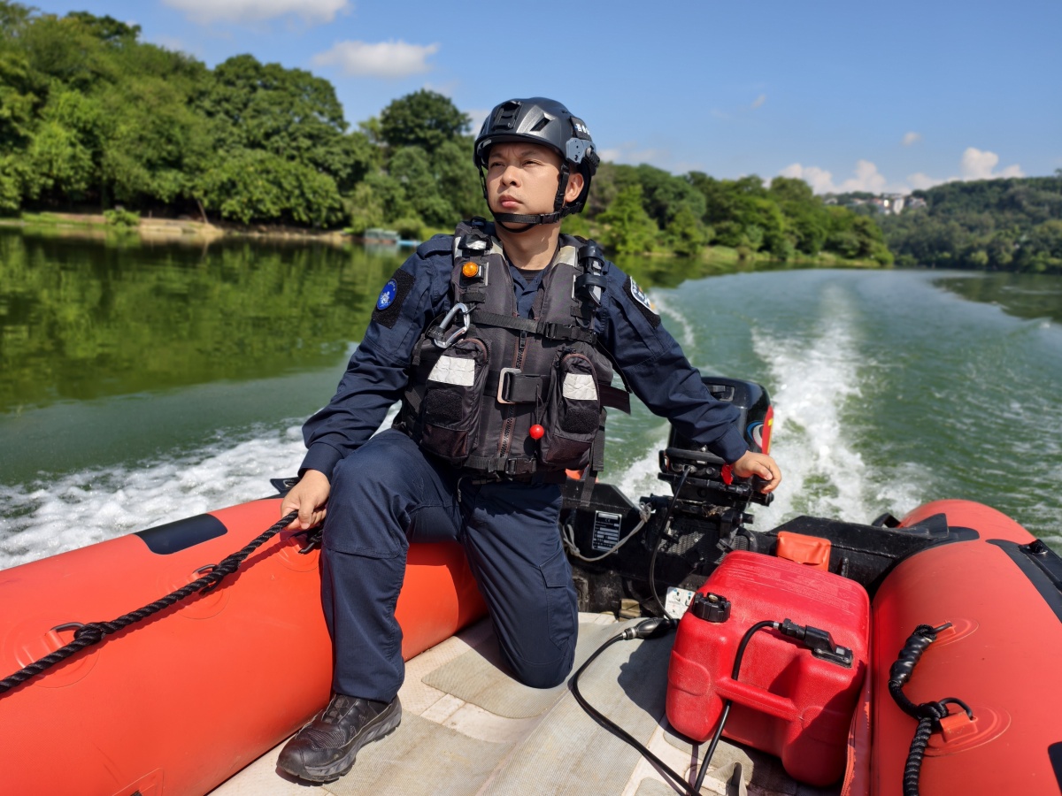 两次创造生命奇迹！从怕水“菜鸟”到洞穴潜水救援专家，他是如何做到的？