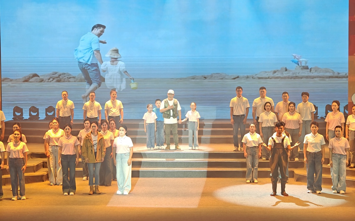 ��������ǣ�����ǵ��ģ��������ݰ׺��๫�������龰��